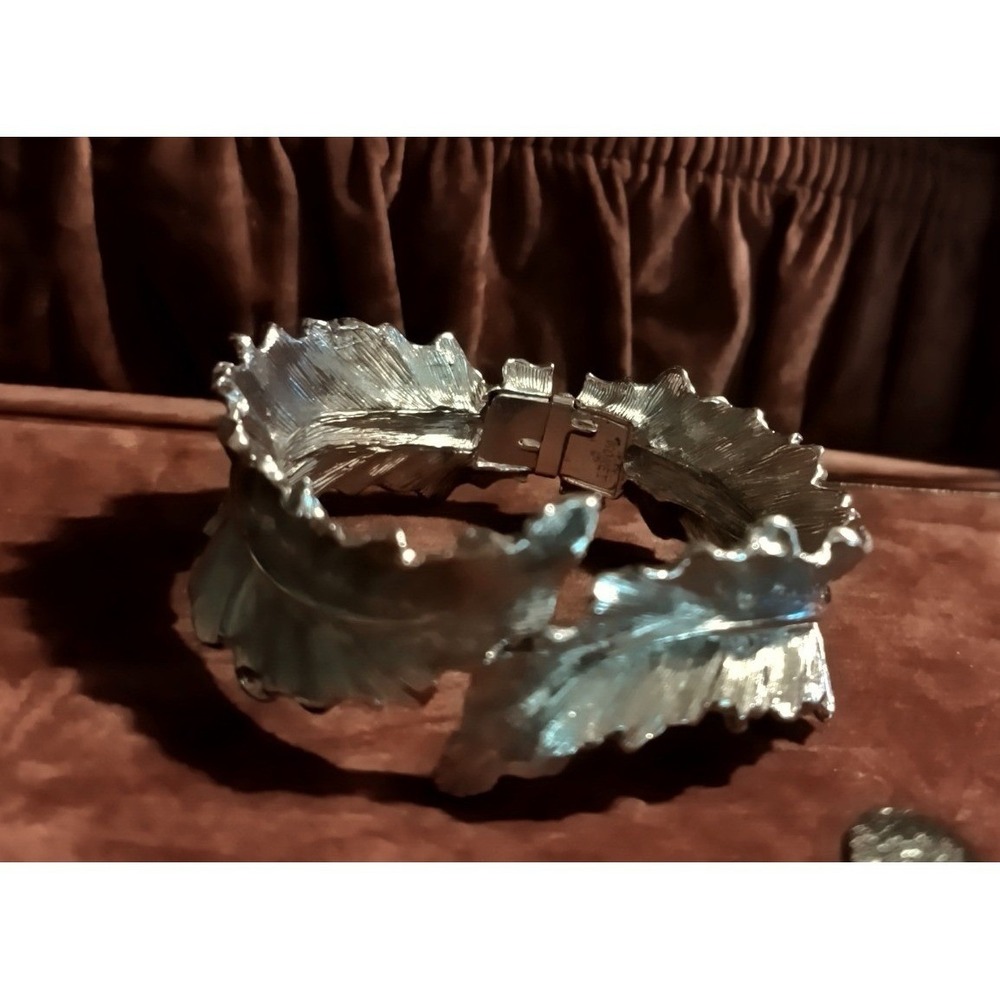 Vintage monet Silver Tone Textured Leaf Bypass Clamper Bracelet goddess